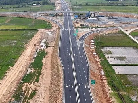 Cận cảnh đường cao tốc Quảng Ngãi – Hoài Nhơn dài 88 km trước giờ G