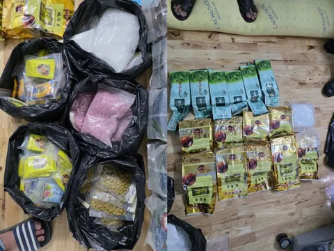 Choáng ngợp lô hàng cấm trong đường dây xuyên quốc gia giao dịch 1.500 tỷ đồng