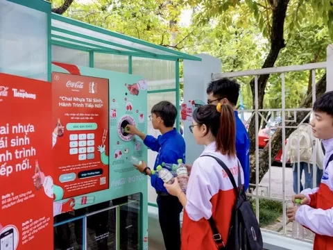 Coca-Cola mở rộng chương trình ‘Chai nhựa tái sinh, hành trình tiếp nối’ đến Hà Nội