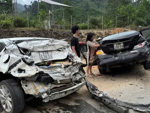 CLIP: Hiện trường tai nạn liên hoàn trên cao tốc La Sơn - Hòa Liên, 11 ô tô hư hỏng