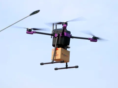 Drone giao hàng cần những công nghệ gì để không rơi trúng người?