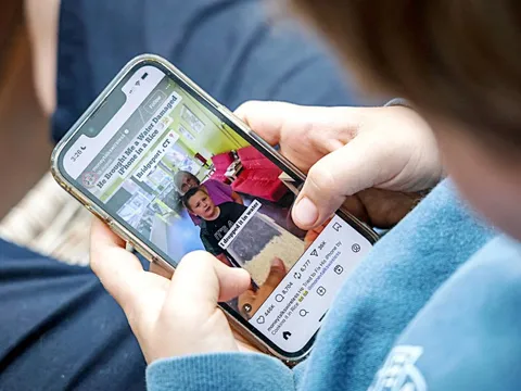 Một tháng cấm trẻ em dùng mạng xã hội ở Úc