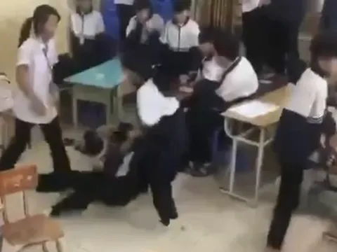 Công an vào cuộc vụ 6 nữ sinh hành hung bạn ngay trong lớp học