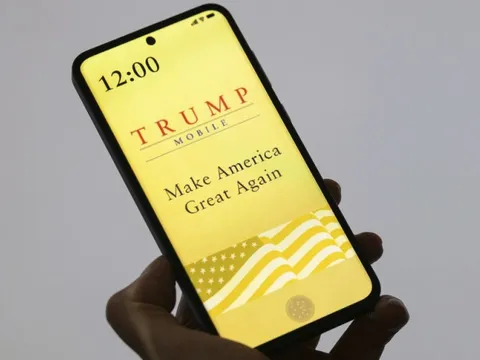 Nghị sĩ Dân chủ đòi điều tra điện thoại Trump Mobile
