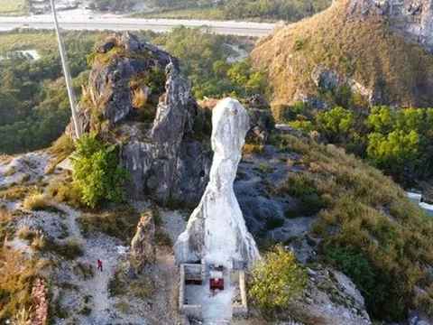 Chủ đầu tư nói về số tiền 17 tỉ đồng gia cố Hòn Vọng Phu