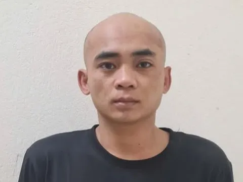 Bắt chủ cửa hàng điện thoại Nguyễn Hữu Tài SN 1990