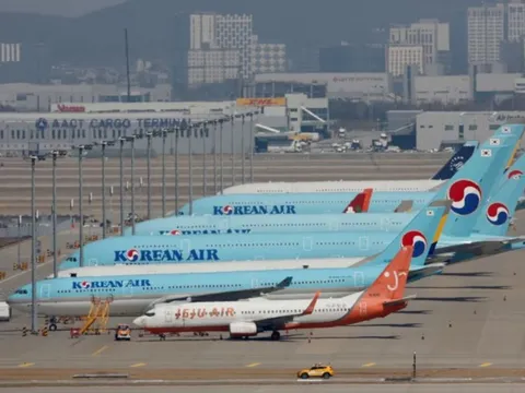 Thêm loạt hãng hàng không Hàn Quốc cấm dùng sạc dự phòng trên máy bay