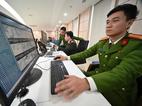 CẬN CẢNH quy trình phạt nguội vi phạm trật tự đô thị của Công an Hà Nội, "mắt thần" soi từng mét vuông