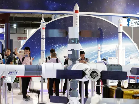 Trung Quốc tính xây trung tâm dữ liệu AI trên không gian, thách thức SpaceX