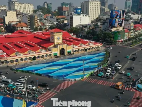 TPHCM: Đề nghị dừng chỉnh trang chợ Bến Thành và vòng xoay Hồ Con Rùa