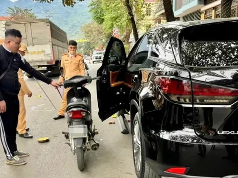 Khởi tố tài xế Lexus mở cửa xe gây tai nạn khiến bé 5 tuổi tử vong