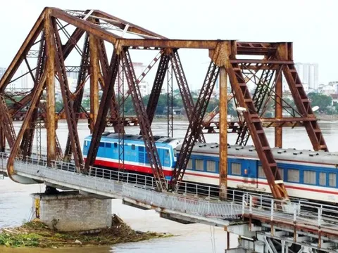 Bộ Xây dựng yêu cầu đánh giá tổng thể cầu Long Biên