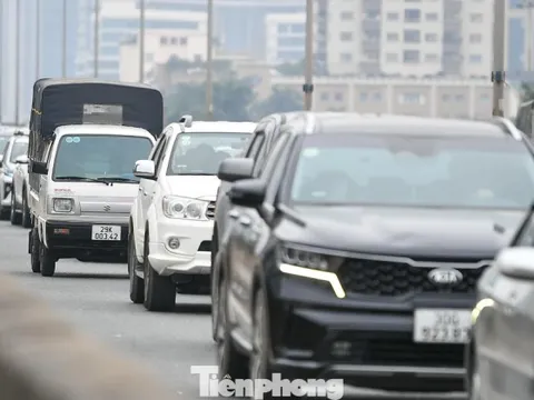 Hà Nội mùng 2 Tết: Cửa ngõ phía Nam ùn tắc cục bộ, nội đô rộng thênh thang