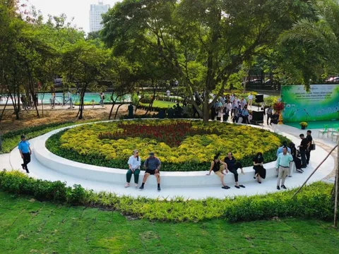 Cách TP.HCM 'đánh thức' những khu đất vàng bị 'quây tôn' giữa lòng đô thị