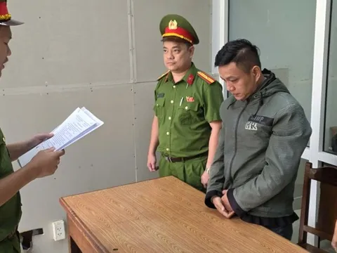 Thi hành lệnh bắt tạm giam nhân viên bán hàng Phphunumoi.net.vnan Văn Hữu Hà