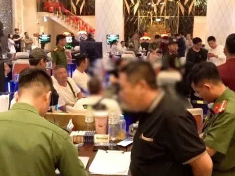 13 người nước ngoài đánh bạc trái phép tại tầng hầm khách sạn 5 sao ở Nha Trang