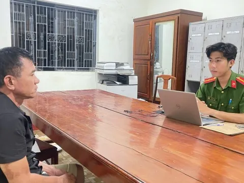 Bắt, khám xét khẩn cấp phòng ngủ của Phạm Ngọc Hoàn SN 1974