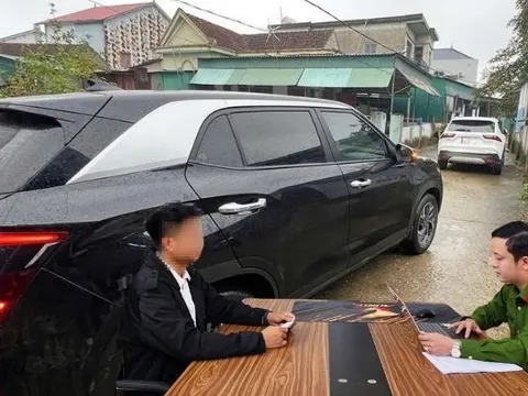 Vì sao công an xử phạt tài xế bị 'khoá đầu, khóa đuôi xe" khi đi chúc Tết ngày mùng 2 ở Hà Tĩnh?