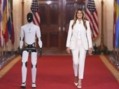 Robot AI hình người lần đầu xuất hiện tại Nhà Trắng