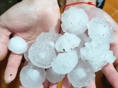 Nguyên nhân mưa đá trút xuống Hà Nội và loạt tỉnh thành miền Bắc