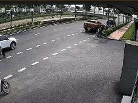 Vụ taxi dừng giữa đường, xe sau tông trúng bị lật: Lỗi của ai?