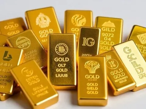 Giá vàng chiều nay (9/4): Vàng miếng SJC và nhẫn lao dốc mạnh, cửa hàng vàng im ắng lạ thường