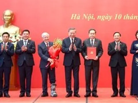 Tổng Bí thư, Chủ tịch nước trao quyết định chỉ định nhân sự Đảng ủy Quốc hội