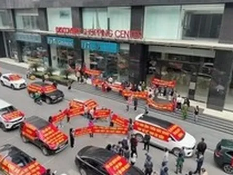 Nhiều khu chung cư Hà Nội đỏ mắt chờ 'sổ hồng'