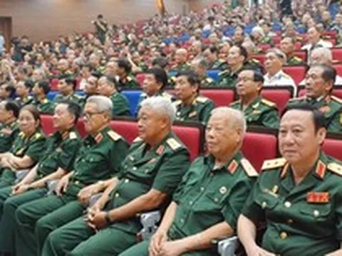 Đề xuất đổi cách tính tiền lương tháng để tính trợ cấp với sĩ quan nghỉ hưu trước hạn tuổi