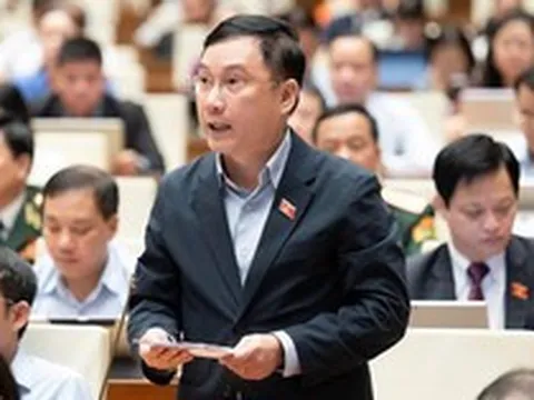 Tín dụng "chảy" vào bất động sản đầu cơ, làm việc cật lực 30 năm không mua được nhà