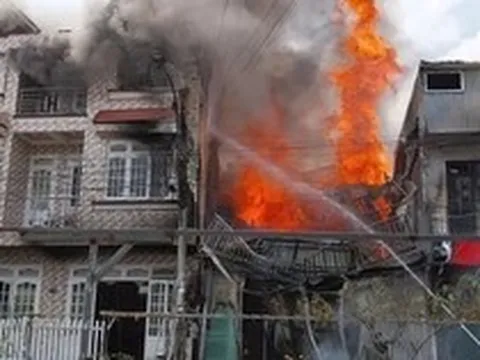 Vụ cháy ở Đà Lạt: Một chiến sĩ rơi từ tầng 2 xuống, chấn thương nặng