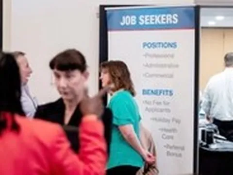 Big Tech sa thải gần 100.000 nhân viên, đầu tư vào AI