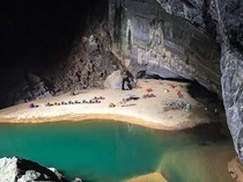 Phát hiện 5 rìu đá 8.000 năm tuổi bên trong hang động ở Phong Nha - Kẻ Bàng