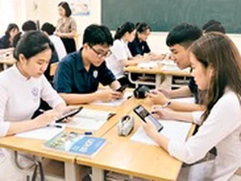 Không thể giao trẻ em cho mạng xã hội: Khi học online vô tình kéo trẻ vào mạng