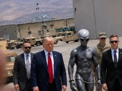 Làn sóng hồ sơ UFO mới sắp công bố sau hình ảnh gây tranh cãi của ông Trump