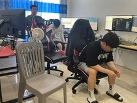 Đột kích căn nhà của nhóm người ngoại quốc, phát hiện cả "kho" đồ công nghệ và loạt chiêu trò trốn cư trú ở TP.HCM