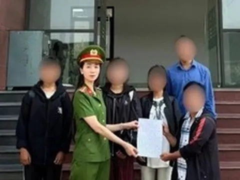 Công an Hà Nội phối hợp giải cứu 3 thiếu nữ đi tìm 'việc nhẹ, lương cao'