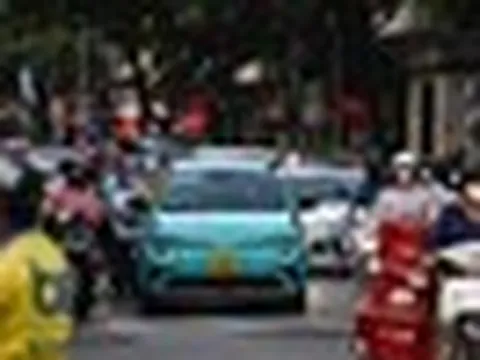 Không đâu “sướng” như Việt Nam: Xe điện giá rẻ ai cũng mua được - Ở nước giàu có này, xe đã đắt còn chẳng có mà mua
