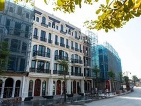 Dự án nhà phố hàng hiệu của Sunshine Group tăng tốc về đích, gần 1.300 căn đã cất nóc