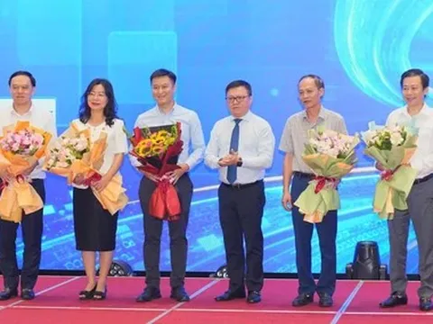 Công bố 10 quy tắc sử dụng AI trong báo chí