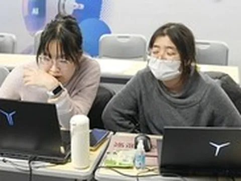 Lo thất nghiệp, giới trẻ Trung Quốc chạy đua học AI