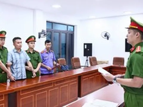 Nóng: Lệnh giữ khẩn cấp giáo viên Nguyễn Hà Duy trong vụ 147 điểm 10 môn Toán
