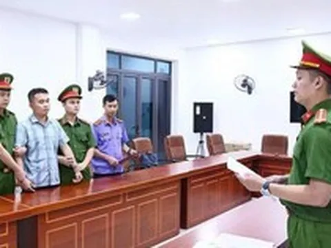 Công an có lệnh giữ khẩn cấp thầy giáo liên quan điểm thi Toán cao bất thường