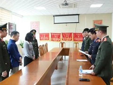 Khám xét nơi ở, nơi làm việc, khởi tố nguyên Trưởng phòng Hành chính Bùi Xuân Tiến SN 1977
