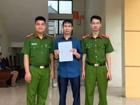 Công an điều tra giao dịch với nội dung sau: Người đàn ông SN 1972 phải trình báo sau khi chuyển khoản 40 triệu đồng từ tài khoản Vietcombank