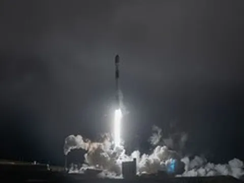 SpaceX phóng vệ tinh thương mại chạy bằng năng lượng hạt nhân đầu tiên