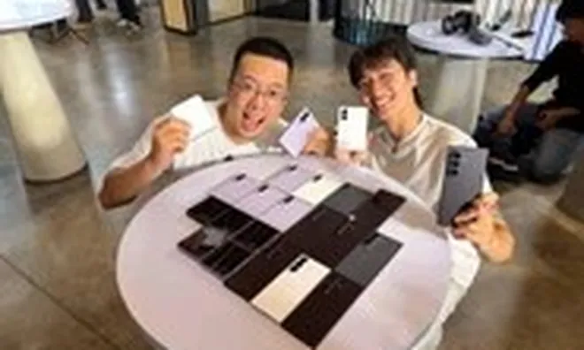 Giới sáng tạo nội dung công nghệ nói gì về thế hệ Galaxy Z gập mới?