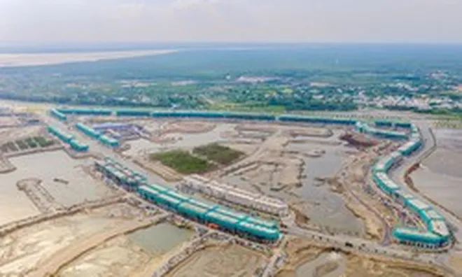 Vingroup của tỷ phú Phạm Nhật Vượng đang xây hơn 20 đại dự án trên cả nước, một doanh nghiệp đối tác cần tuyển 15.000 lái xe, lái máy